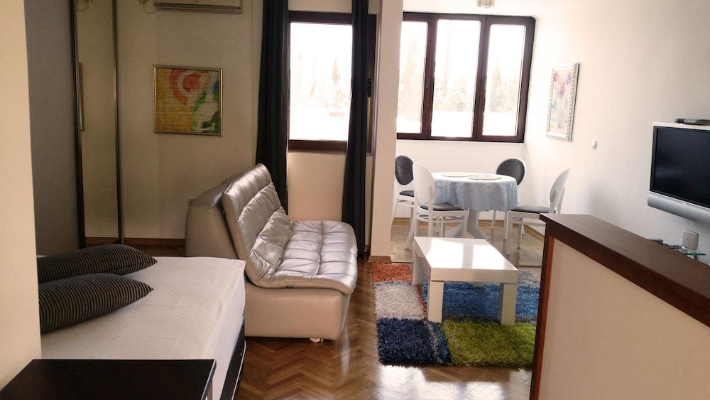 Hotel Vila Lux 부드바 외부 사진