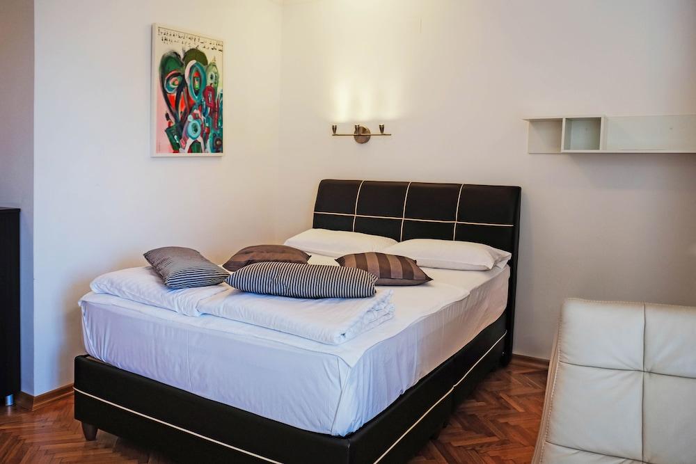 Hotel Vila Lux 부드바 외부 사진
