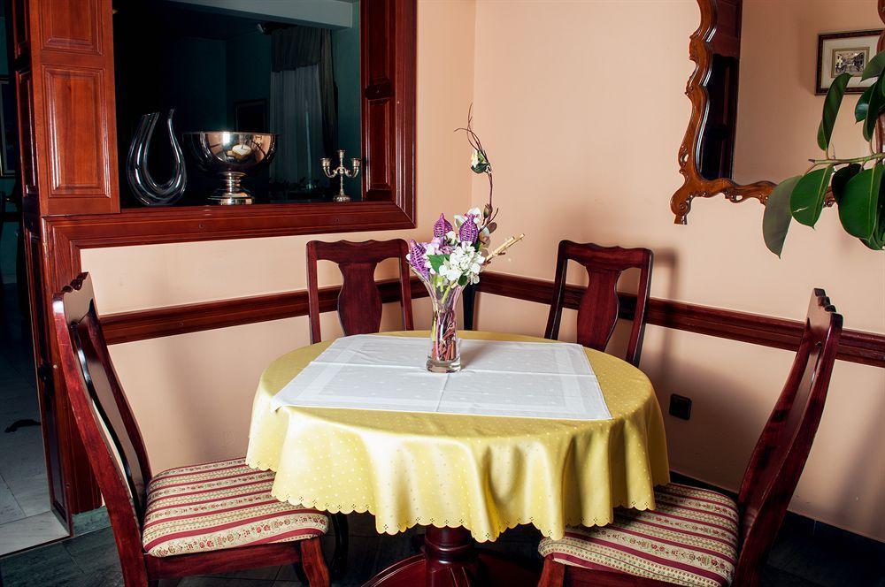 Hotel Vila Lux 부드바 외부 사진