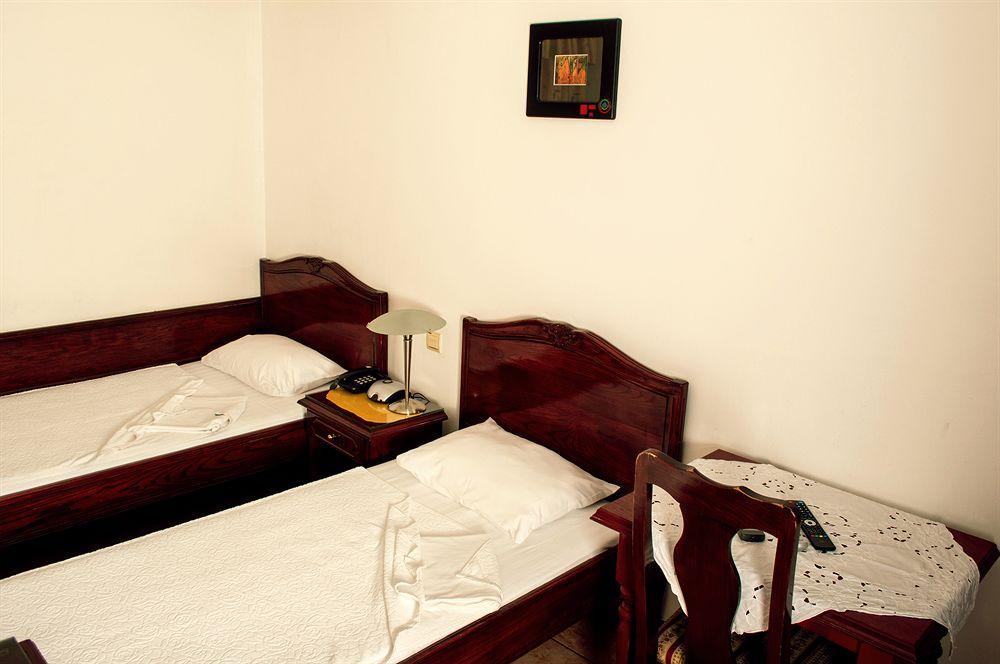 Hotel Vila Lux 부드바 외부 사진