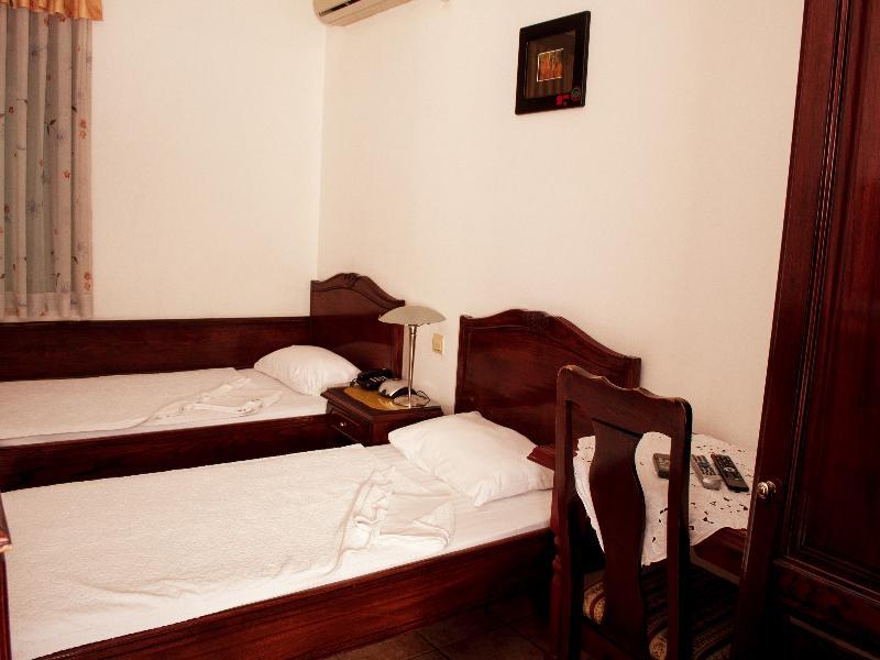 Hotel Vila Lux 부드바 외부 사진