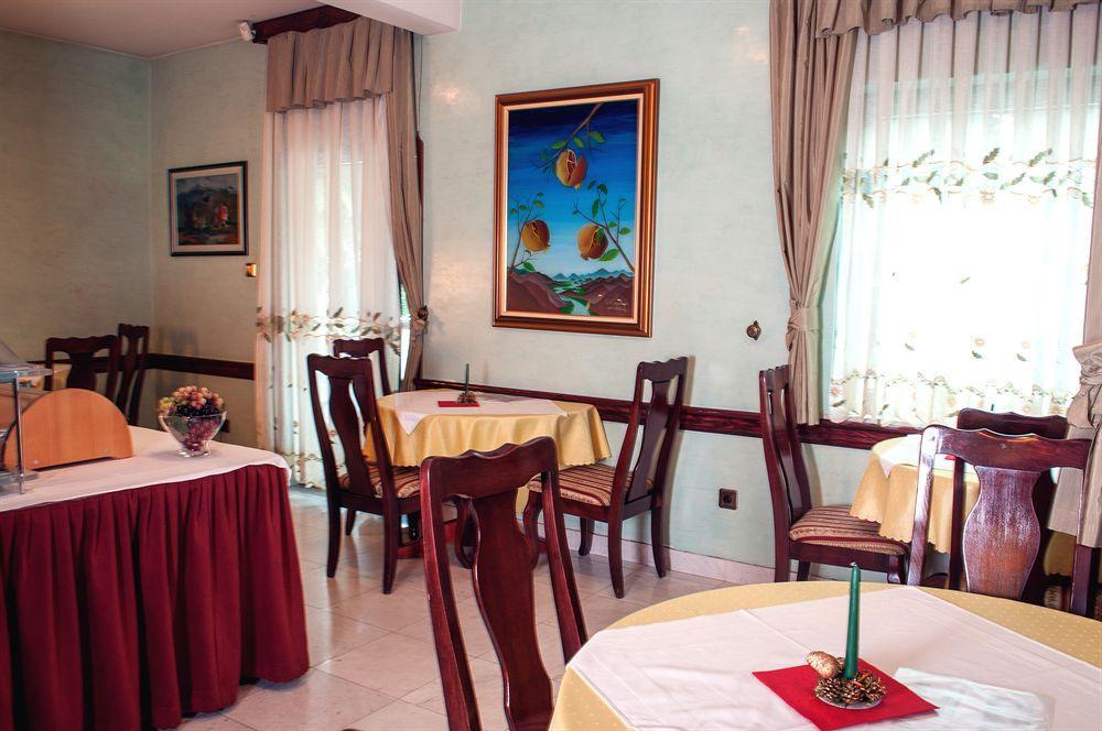 Hotel Vila Lux 부드바 외부 사진