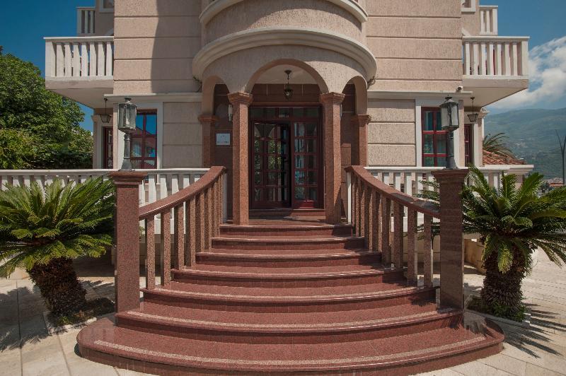 Hotel Vila Lux 부드바 외부 사진