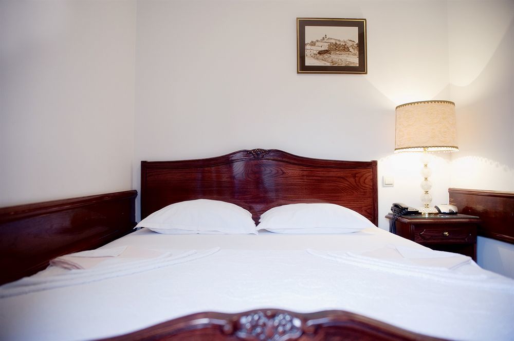 Hotel Vila Lux 부드바 외부 사진
