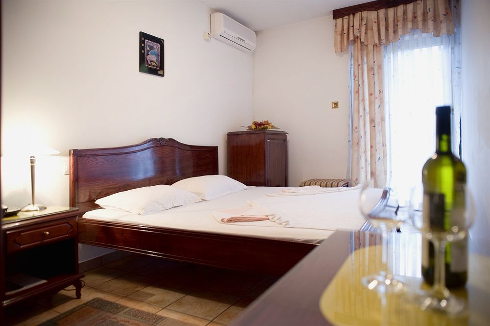 Hotel Vila Lux 부드바 외부 사진