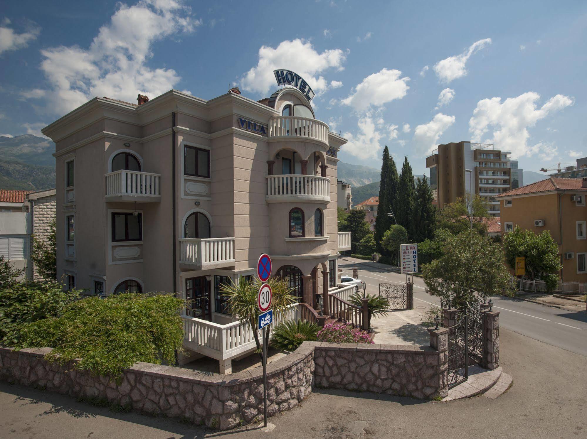 Hotel Vila Lux 부드바 외부 사진