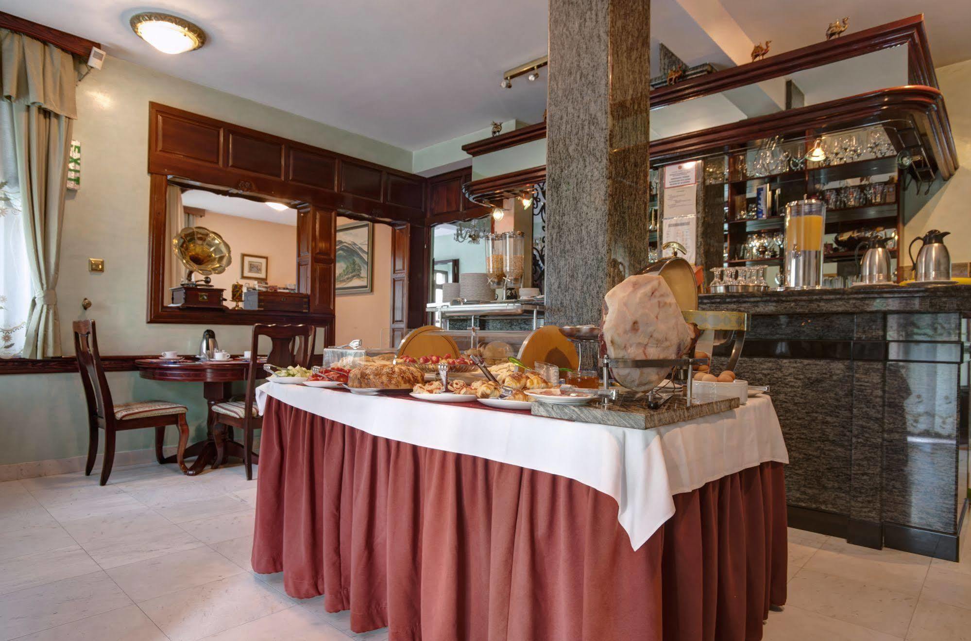 Hotel Vila Lux 부드바 외부 사진